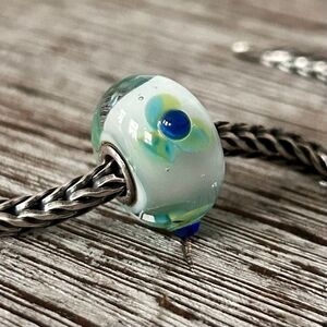 TROLLBEADS Ice Blue Flower w Buds Unique LAA 925S Perfect! A Chubby Bead